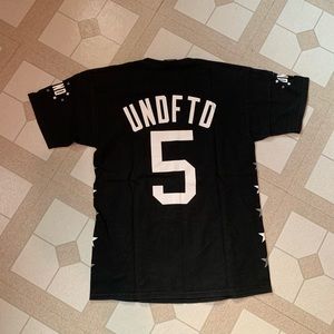 UNDFTD 5 LOGO VINTAGE STREETWEAR T SHIRT JERSEY STARS BLACK AND GREY TOP